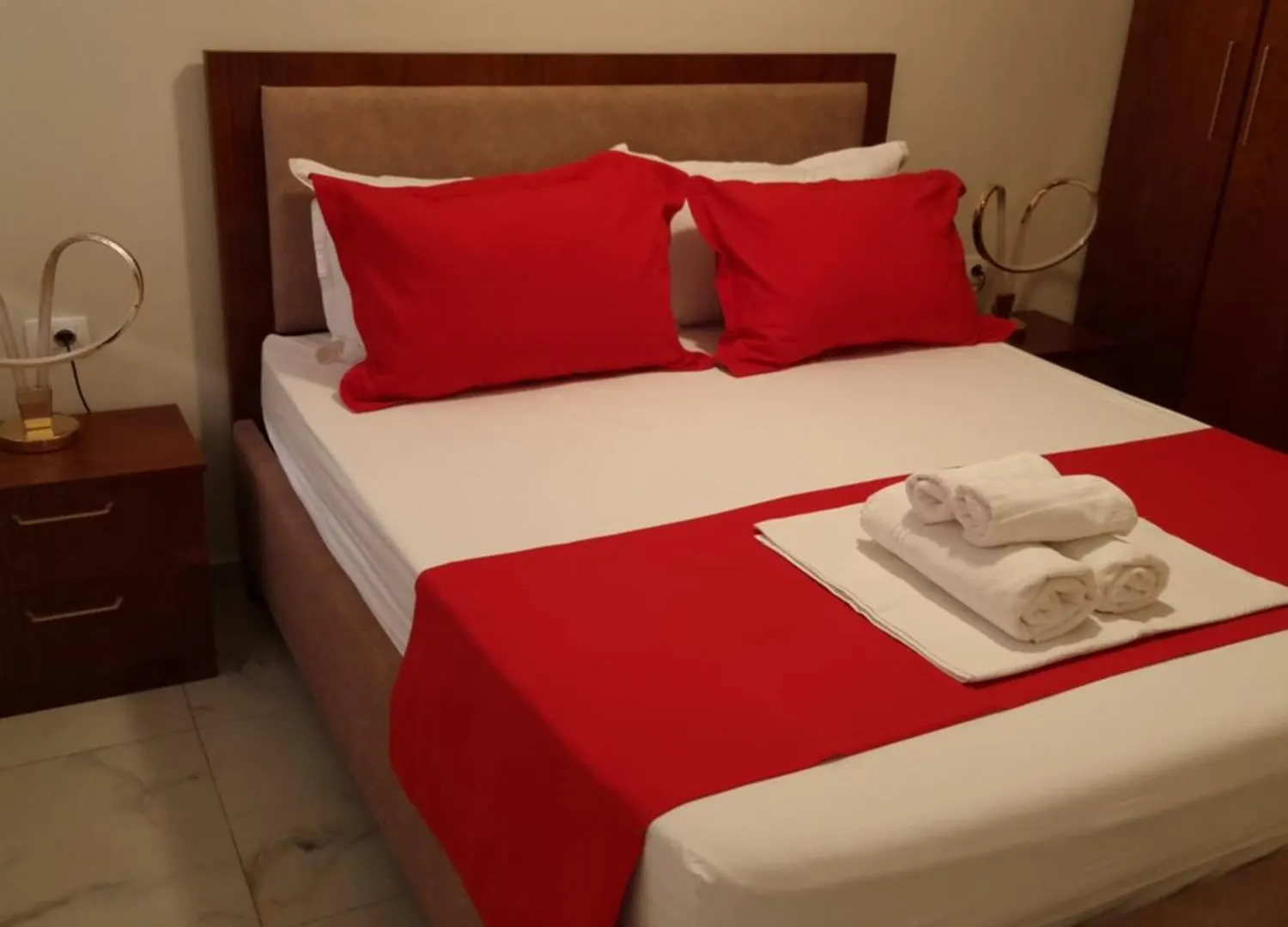 Gloria Prestige Apartment Tiran 0*,